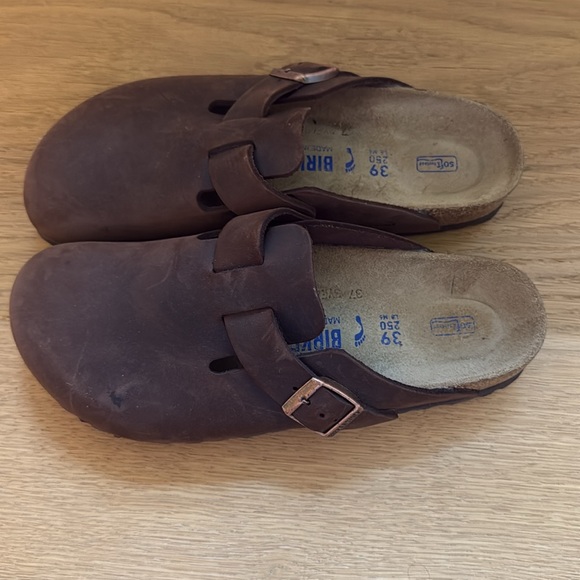 Like new Women's Birkenstock Boston Clogs, Oiled Leather Soft Footbed - Picture 6 of 8
